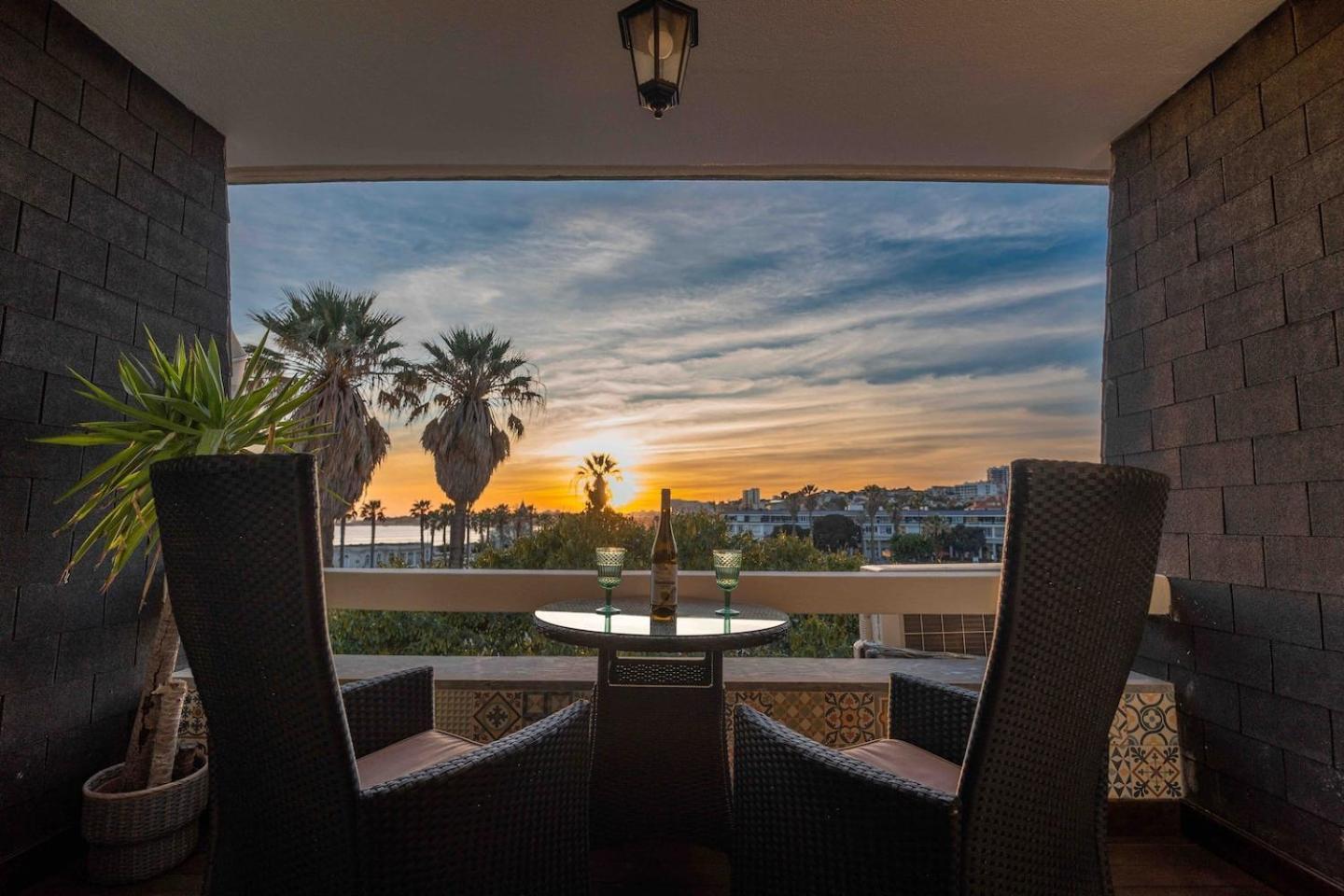 Sea View W Balcony 2 Mins Walk To Beach & Casino 埃斯托利尔 外观 照片