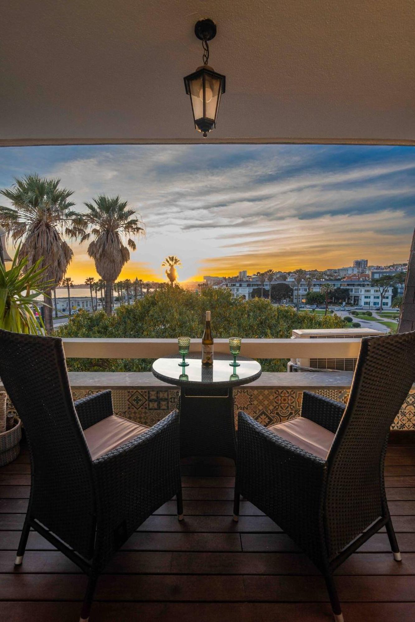 Sea View W Balcony 2 Mins Walk To Beach & Casino 埃斯托利尔 外观 照片